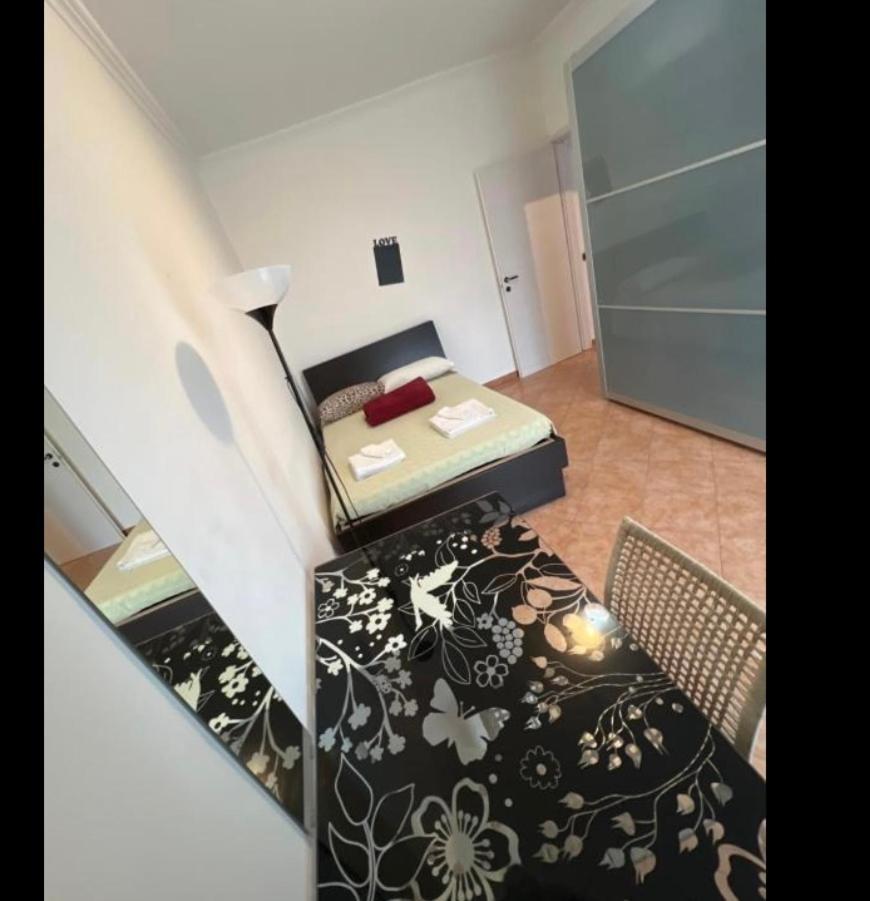 A Due Passi Dalla Iulm Apartment *